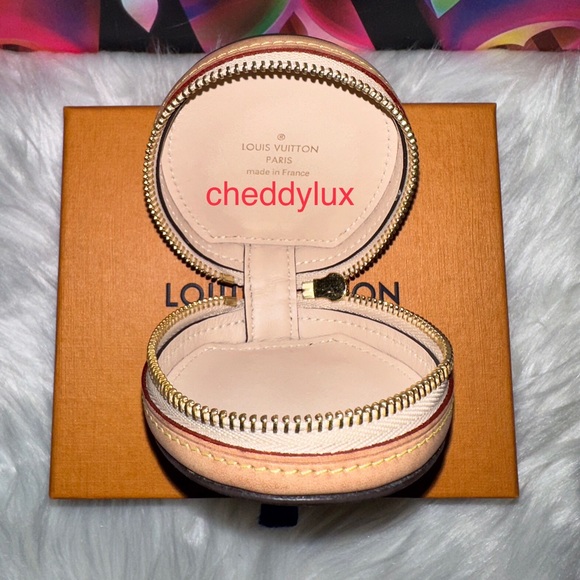 🦄🦄🦄 Authentic Rare Louis Vuitton Horizon Round Purse - Picture 6 of 7